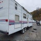1EB1T272116000410 2001 Fleetwood Pioneer auction photo thumbnail 4