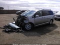 2013 Toyota Sienna — photo 2 of 10 | VIN 5TDYK3DC4DS376593