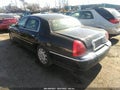 Photo 3 of 10 — 2009 Lincoln Town Car