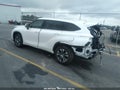 Photo 3 of 10 — 2021 Toyota Highlander
