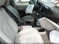 Photo 5 of 17 — 2017 Chrysler Pacifica