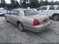 Photo 3 of 11 — 2007 Lincoln Town Car