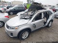 2015 Kia Sorento — photo 12 of 16 | VIN 5XYKT3A64FG601192