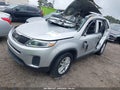 2015 Kia Sorento — photo 2 of 16 | VIN 5XYKT3A64FG601192