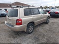 Photo 4 of 14 — 2005 Toyota Highlander