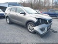 2016 Kia Sorento — photo 1 of 17 | VIN 5XYPG4A35GG022803