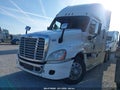 Photo 2 of 16 — 2016 Freightliner Cascadia 125