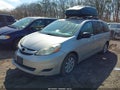 2010 Toyota Sienna — photo 2 of 10 | VIN 5TDKK4CC9AS306614