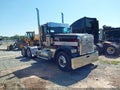 2000 Freightliner Conventional — photo 1 of 15 | VIN 1FUPCSZB5YDB88519