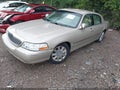 Photo 2 of 11 — 2005 Lincoln Town Car
