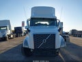 Photo 11 of 14 — 2018 Volvo VNL