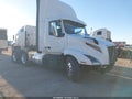 Photo 1 of 14 — 2018 Volvo VNL