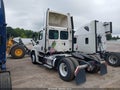 2013 Freightliner Cascadia 125 — photo 3 of 24 | VIN 1FUBGDDV1DLBX5164