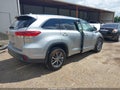 Photo 4 of 21 — 2017 Toyota Highlander