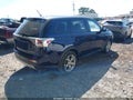 Photo 4 of 13 — 2015 Mitsubishi Outlander