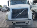 Photo 14 of 17 — 2007 Volvo VN