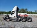 Photo 14 of 16 — 2015 Freightliner Cascadia 125