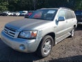 Photo 2 of 12 — 2004 Toyota Highlander