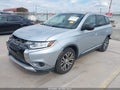 Photo 2 of 18 — 2017 Mitsubishi Outlander