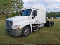 Photo 2 of 12 — 2018 Freightliner Cascadia 125