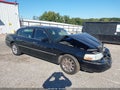 Photo 1 of 17 — 2009 Lincoln Town Car
