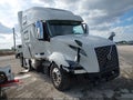 2019 Volvo VNL — photo 15 of 22 | VIN 4V4NC9EH4KN203919