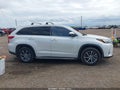 Photo 13 of 16 — 2017 Toyota Highlander