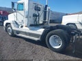 2000 Freightliner Conventional — photo 3 of 15 | VIN 1FUWDMDA8YPF77690