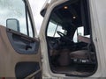 2016 Freightliner Cascadia 125 — photo 6 of 16 | VIN 3AKJGLBG9GSHM9075