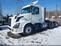 2014 Volvo VN — photo 15 of 16 | VIN 4V4NC9EG2EN168793