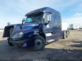 Photo 2 of 19 — 2018 Freightliner Cascadia 125