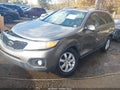 2011 Kia Sorento — photo 2 of 15 | VIN 5XYKTCA19BG173635