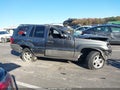 Photo 13 of 16 — 2002 Jeep Grand Cherokee