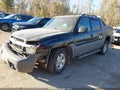 Photo 2 of 18 — 2002 Chevrolet Avalanche