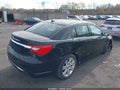 Photo 4 of 16 — 2013 Chrysler 200