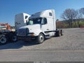 2000 Volvo VN — photo 2 of 17 | VIN 4V4ND4JH5YN250018