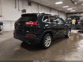 Photo 4 of 16 — 2015 Jeep Cherokee