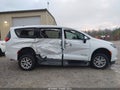 2022 Chrysler Voyager — photo 13 of 16 | VIN 2C4RC1CG8NR103712