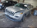 2016 Jeep Cherokee — photo 2 of 16 | VIN 1C4PJLCB1GW208311