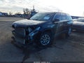 Photo 2 of 17 — 2021 Chevrolet Traverse