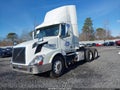 Photo 2 of 15 — 2015 Volvo VN