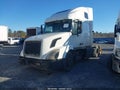 Photo 2 of 15 — 2005 Volvo VN