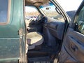 Photo 5 of 16 — 2001 Ford E-350