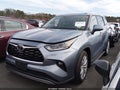 Photo 2 of 19 — 2023 Toyota Highlander