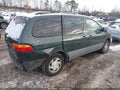 1999 Toyota Sienna — photo 4 of 11 | VIN 4T3ZF13C9XU150695