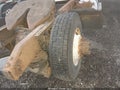 Photo 21 of 24 — 2001 Volvo VN