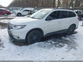 Photo 2 of 16 — 2020 Mitsubishi Outlander