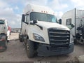 Photo 1 of 14 — 2020 Freightliner New Cascadia 126