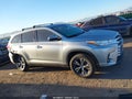Photo 13 of 16 — 2019 Toyota Highlander