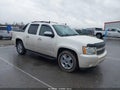 Photo 1 of 17 — 2010 Chevrolet Avalanche